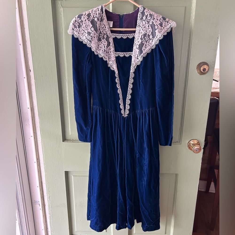 VINTAGE GUNNE SAX - WOMEN'S small - NAVY LONG SLEEVE lace VELVET CHURCH …